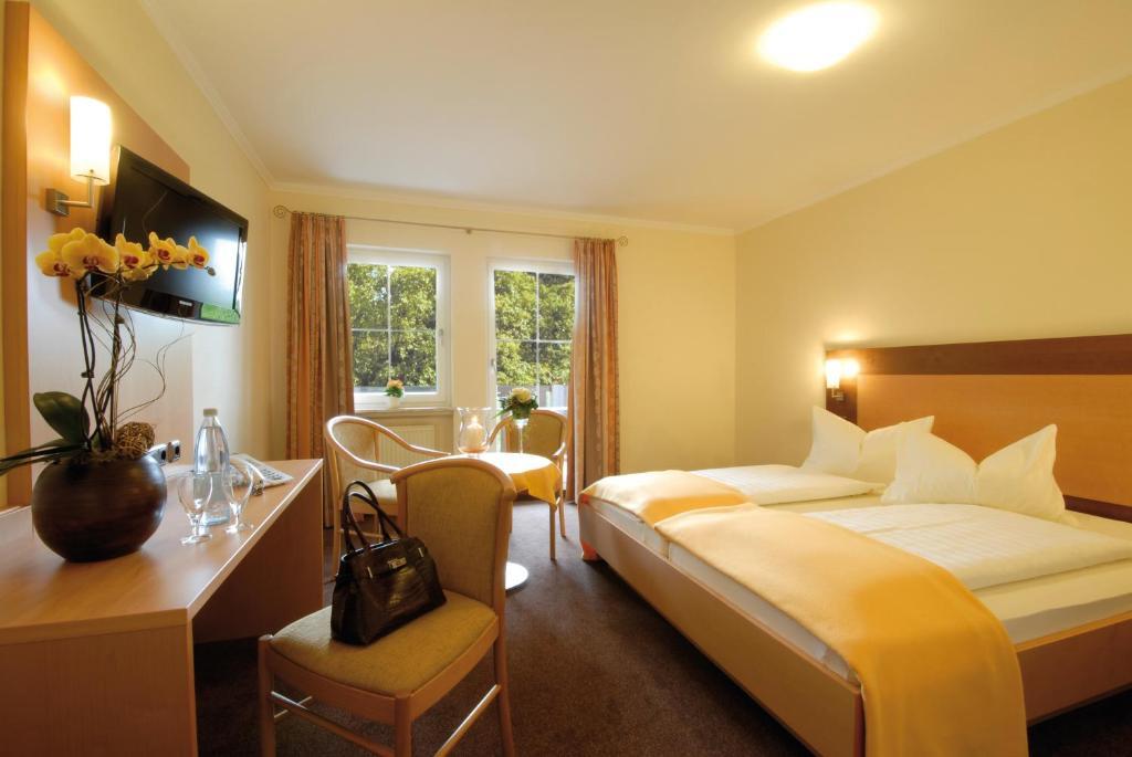 Hotel Neugebauer Am Rheinsteig Geisenheim Zimmer foto